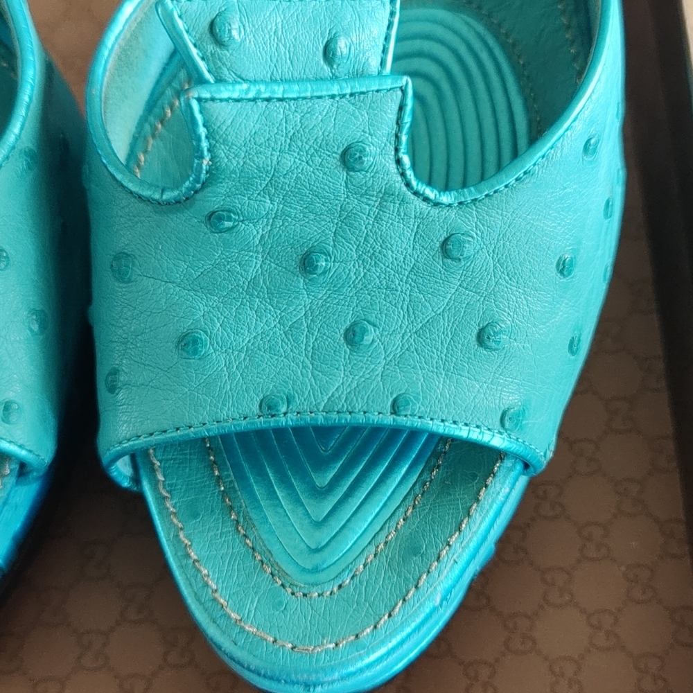 Louis Vuitton ostrich leather heels size 40 - Picture 3 of 9